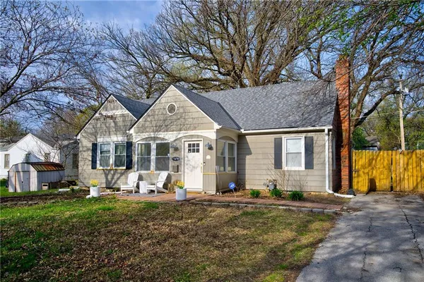 $385,000 | 5436 Reeds Road, Mission, KS 66202