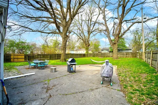 $385,000 | 5436 Reeds Road, Mission, KS 66202
