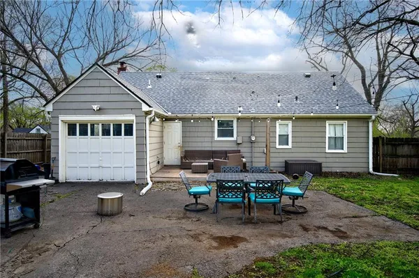 $385,000 | 5436 Reeds Road, Mission, KS 66202