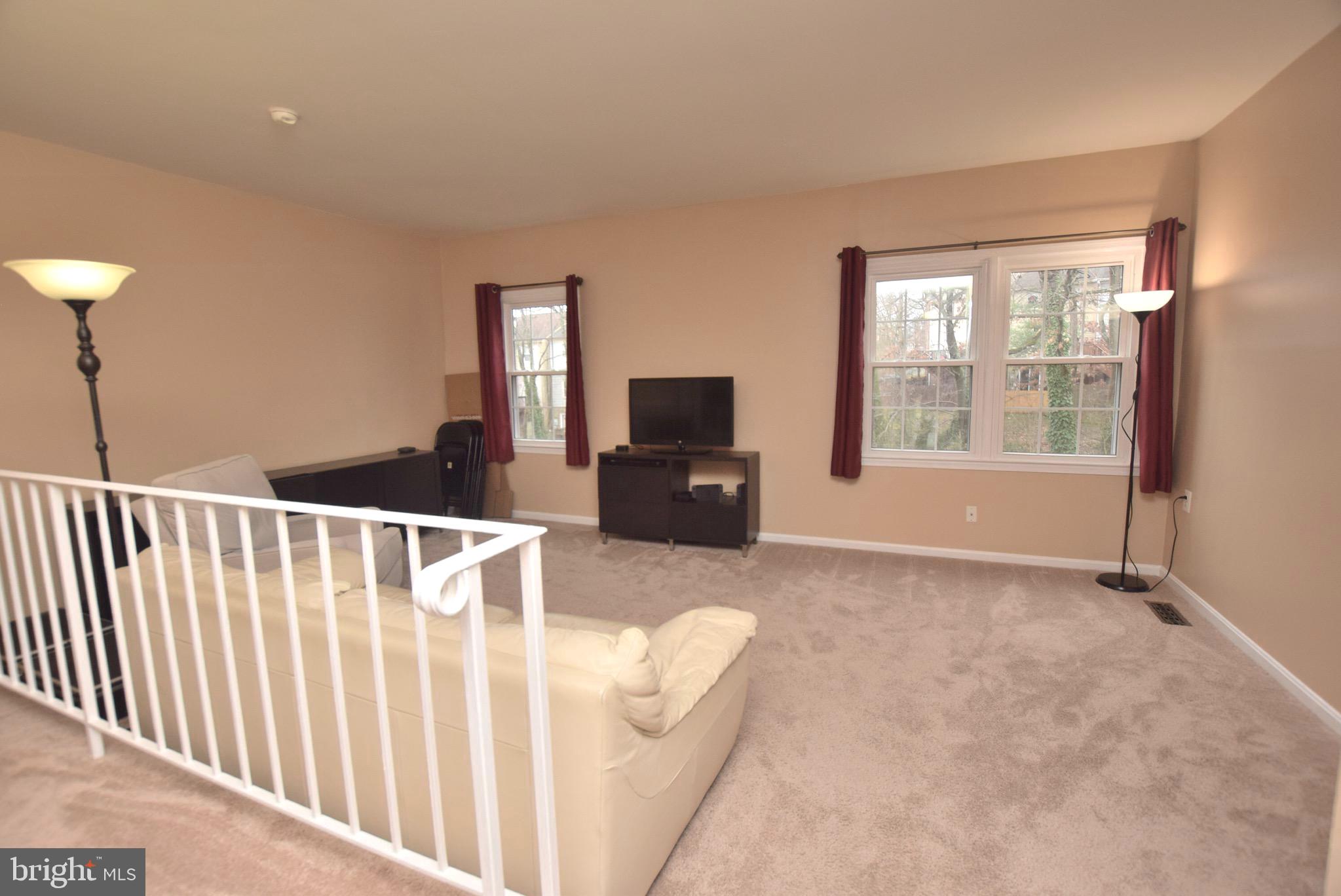 3025 Seminole Road Woodbridge, VA 22192 - Photo 2 of 21 Living Room