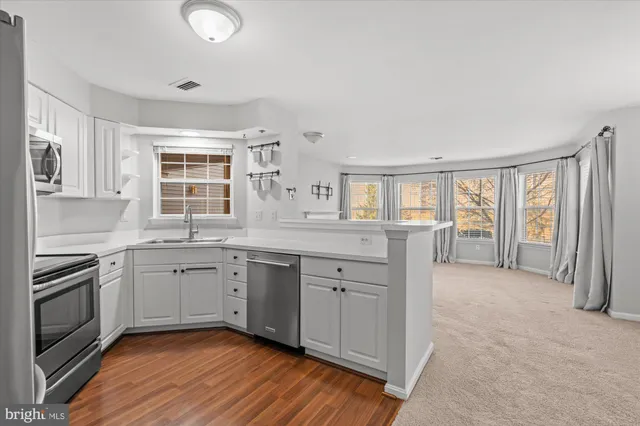 $2,400 | 5600 Willoughby Newton Drive, Unit 12, Centreville, VA 20120