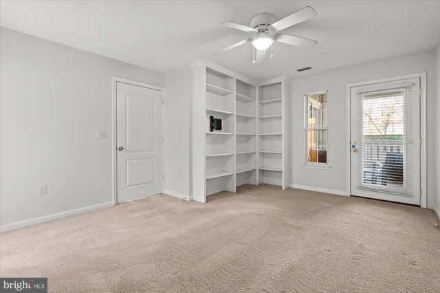 $2,400 | 5600 Willoughby Newton Drive, Unit 12, Centreville, VA 20120