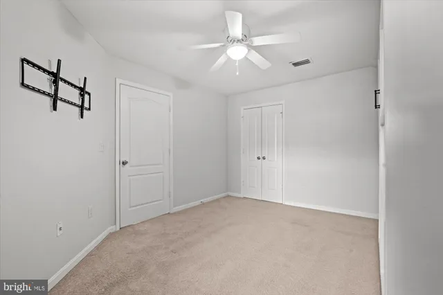 $2,400 | 5600 Willoughby Newton Drive, Unit 12, Centreville, VA 20120