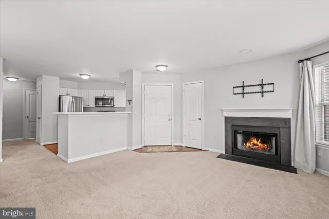 $2,400 | 5600 Willoughby Newton Drive, Unit 12, Centreville, VA 20120