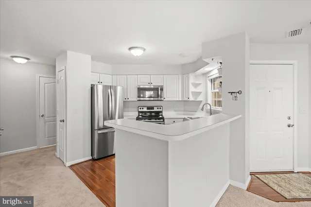 $2,400 | 5600 Willoughby Newton Drive, Unit 12, Centreville, VA 20120