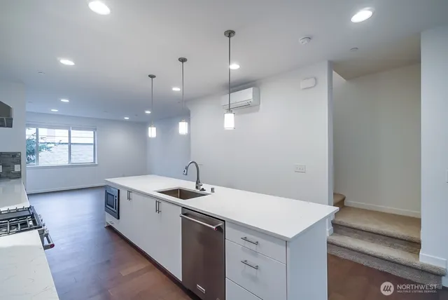 $3,600 | 15723 Northeast 14th Terrace, Unit 2701, Bellevue, WA 98008