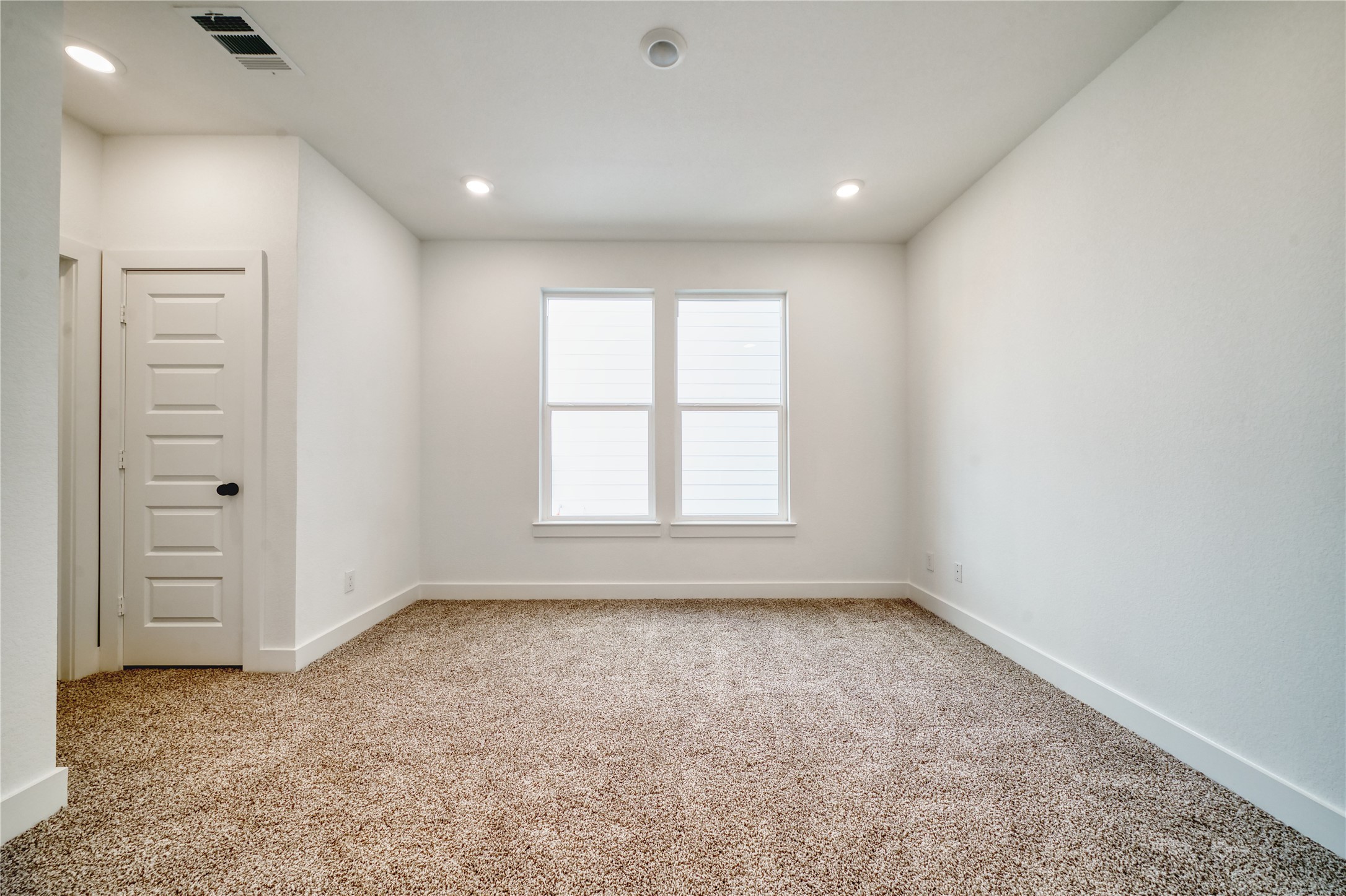 5324 Rue Street Houston, TX 77033 - Photo 18 of 28 3rd bedroom - downstairs