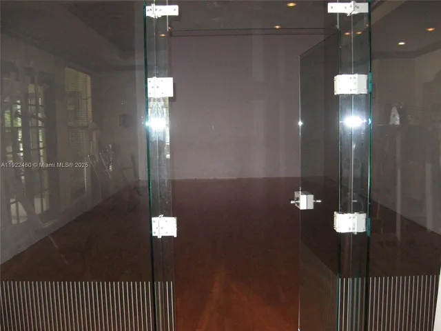 a view of a livingroom with furniture