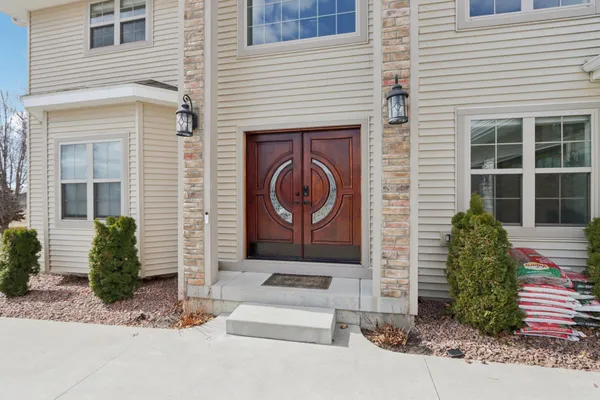 $695,000 | 2820 Bluebird Drive, Portage, WI 53901