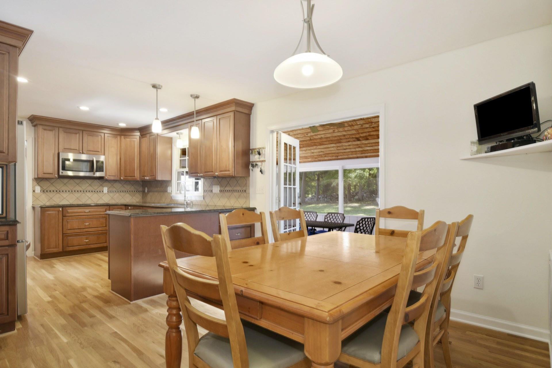 1 Country Club Road Darien, CT 06820 - Photo 8 of 25 a dining room with furniture and window