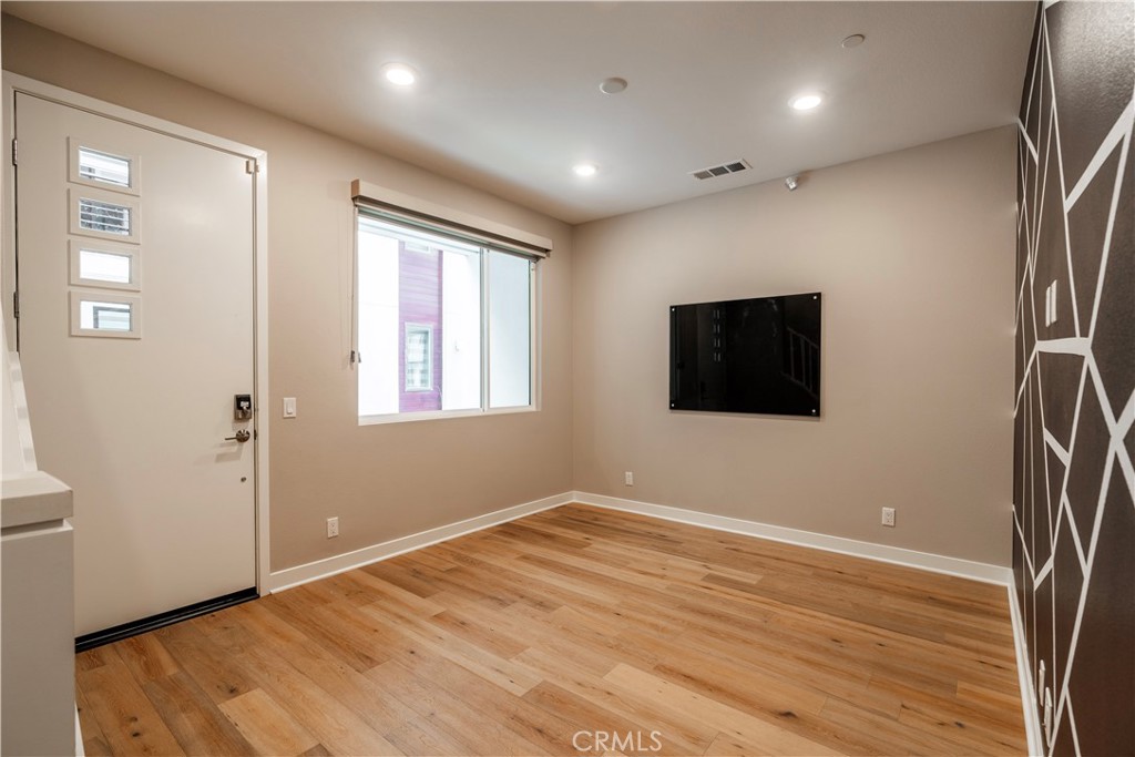 333 Lodestar Tustin, CA 92782 - Photo 2 of 54