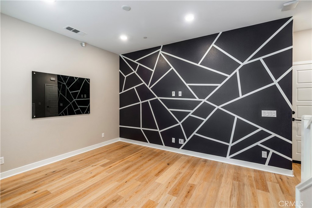 333 Lodestar Tustin, CA 92782 - Photo 4 of 54