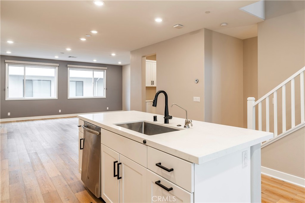 333 Lodestar Tustin, CA 92782 - Photo 6 of 54