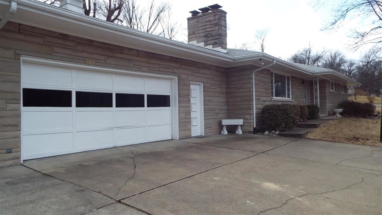 435 East Mill Road Evansville, IN 47711 - Photo 3 of 30 Gallery Image 3