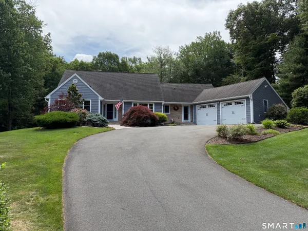 $799,900 | 213 Lincoln Drive, Glastonbury, CT 06033