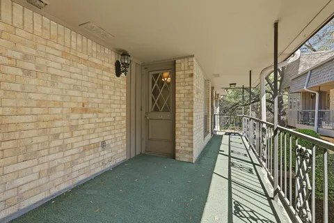$199,000 | 4320 Bellaire Drive South, Unit 240W, Fort Worth, TX 76109