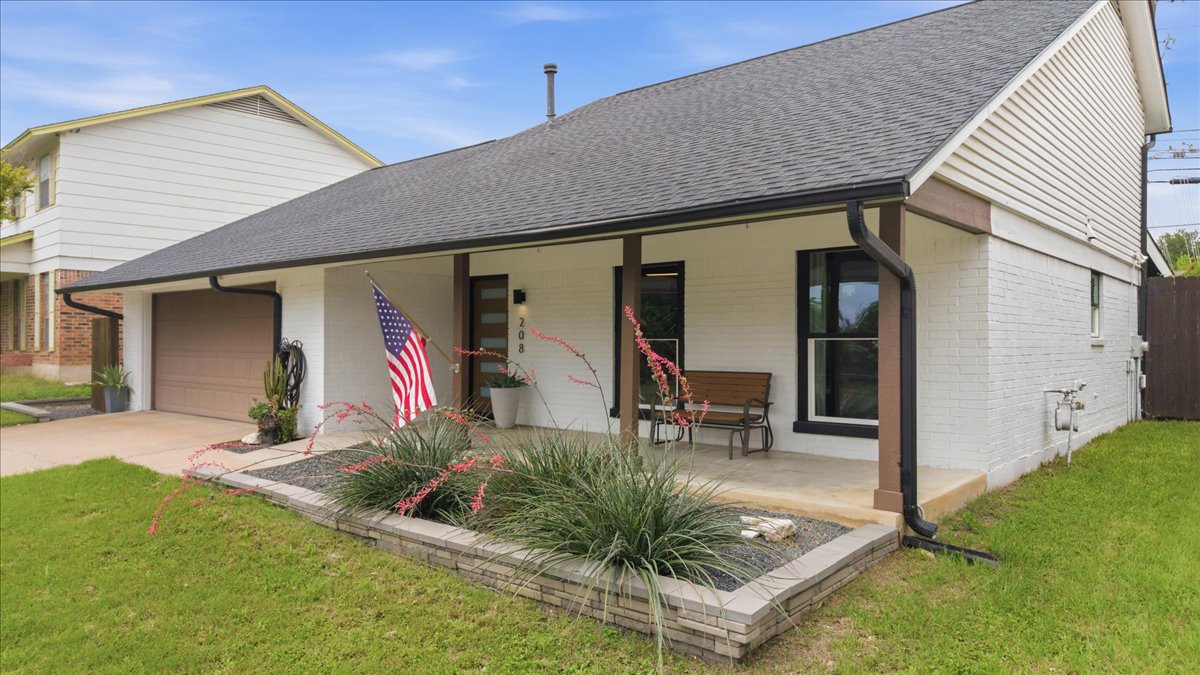 208 Skyloop Drive Austin, TX 78745 - Photo 31 of 34