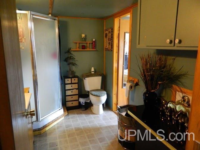 5487 J 5 Escanaba, MI 49829 - Photo 15 of 20