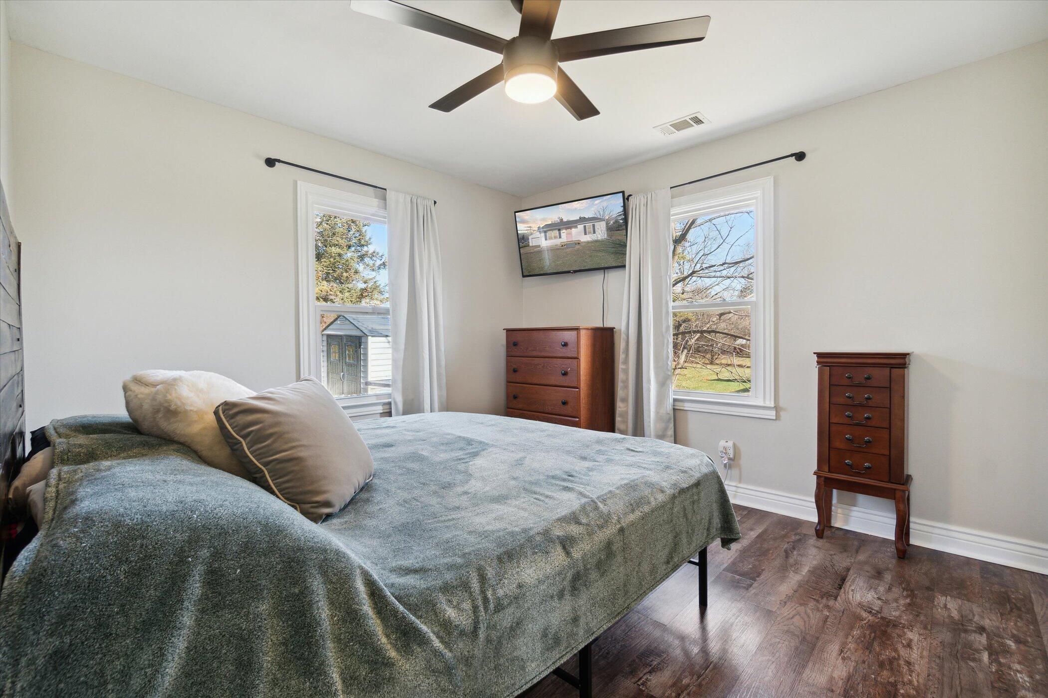 5831 Clark Road Bath, MI 48808 - Photo 8 of 14 10-5831-Clark-Rd-Bath-Twp-MI-48808-Windo