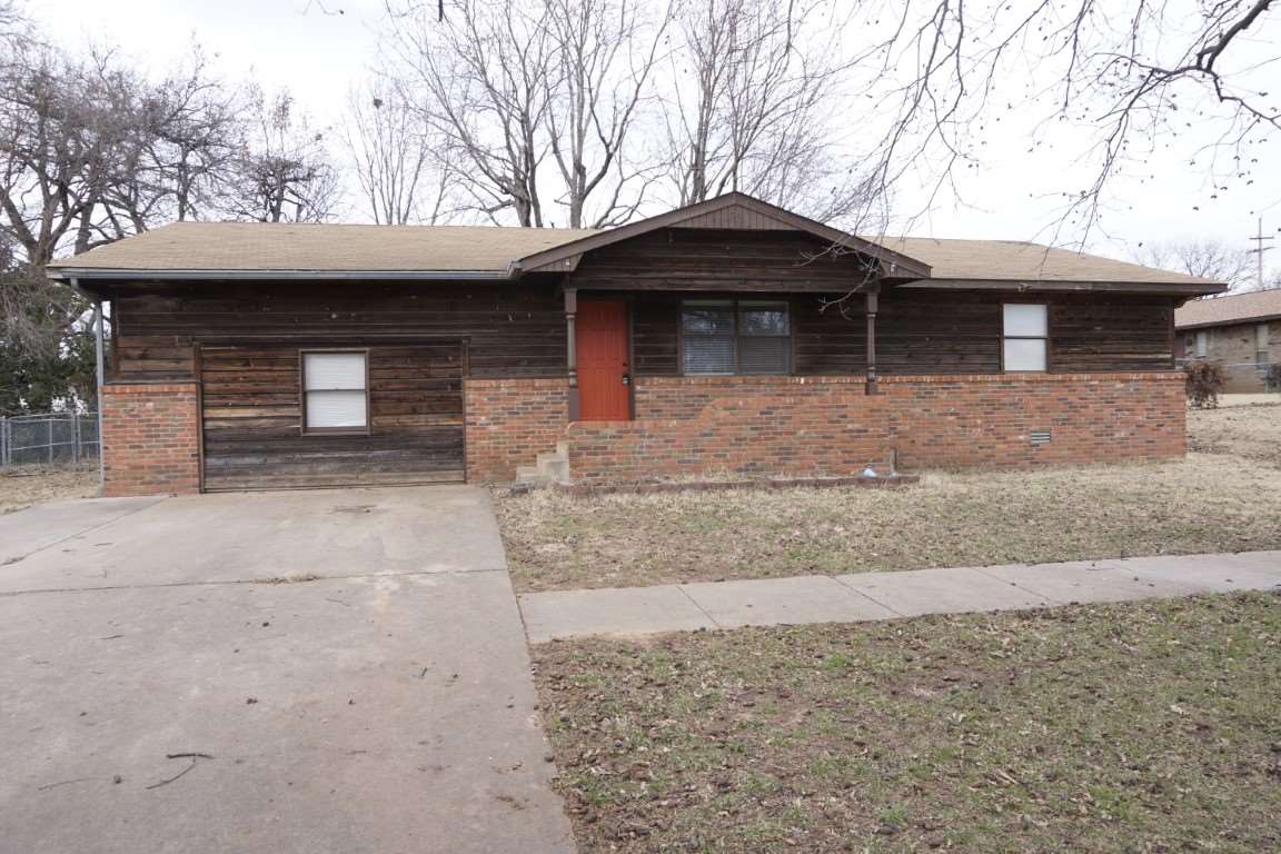 1211 Delaware Perry, OK 73077 - Photo 1 of 27 Gallery Image 1