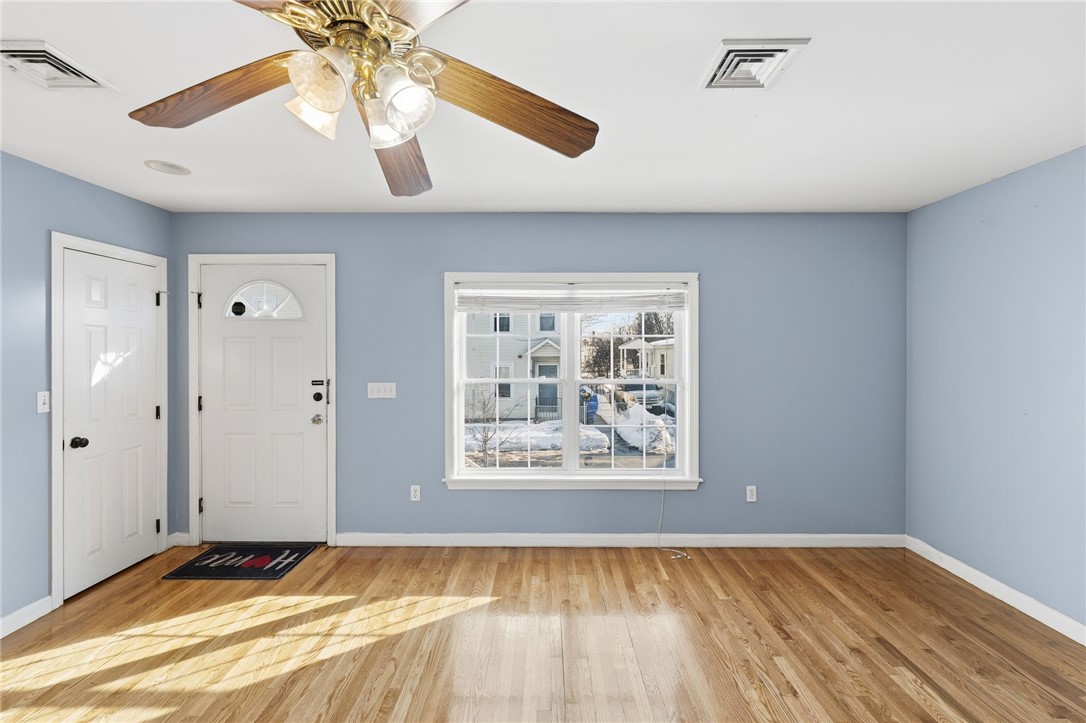 17 Grotto Avenue, Unit 1 Pawtucket, RI 02860 - Photo 4 of 23