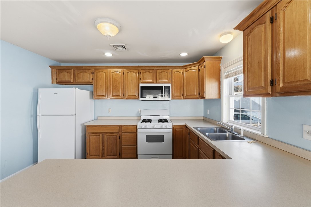 17 Grotto Avenue, Unit 1 Pawtucket, RI 02860 - Photo 7 of 23