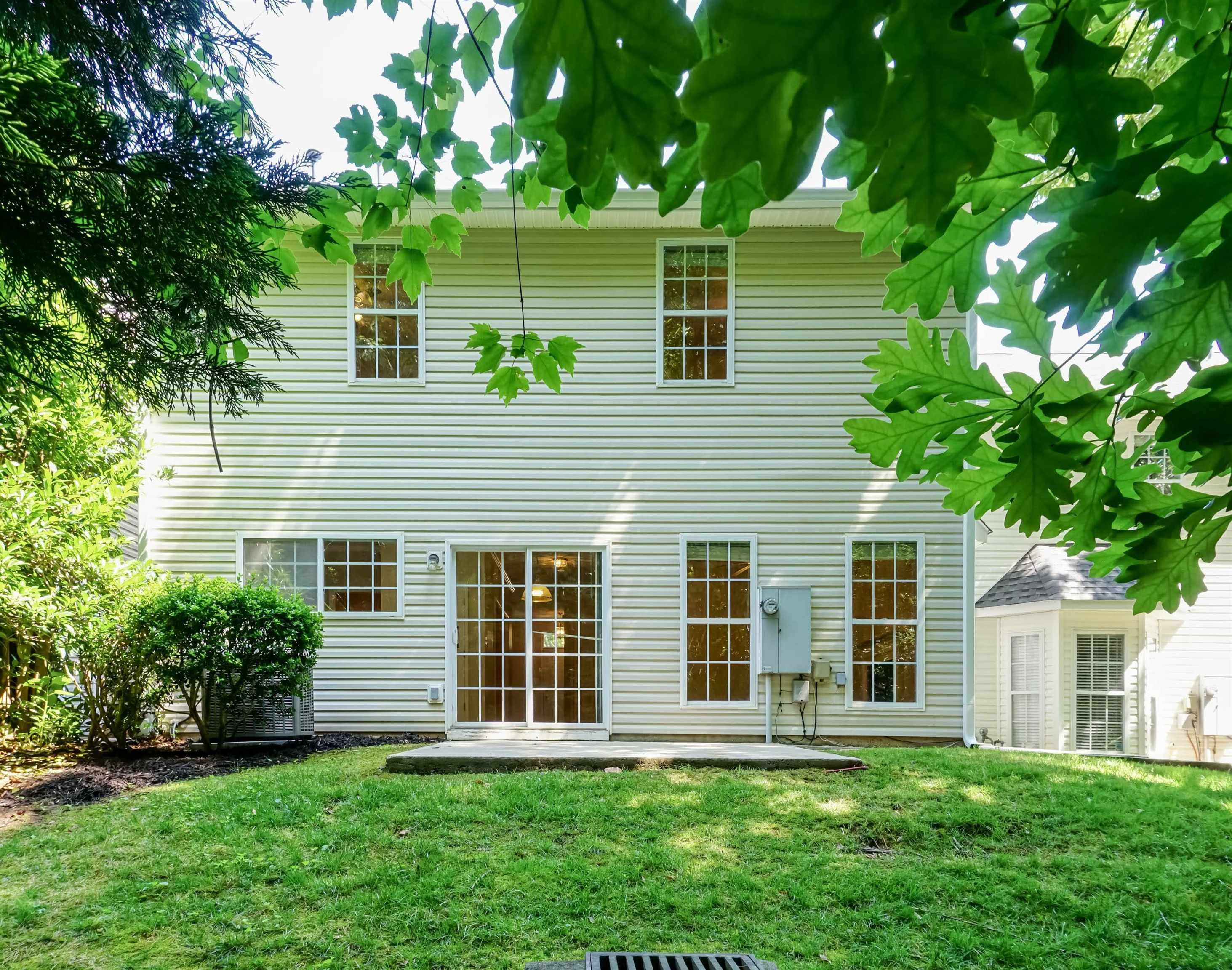 5319 Eolian Court Raleigh, NC 27607 - Photo 2 of 33 Exterior Back