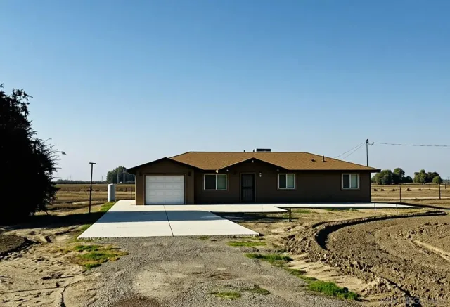 $499,000 | 22750 Fairfax Avenue, Lemoore, CA 93245