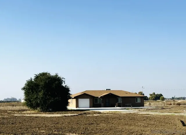 $499,000 | 22750 Fairfax Avenue, Lemoore, CA 93245