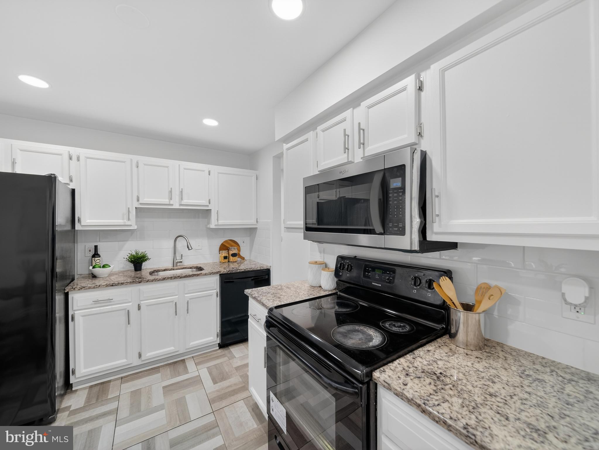 7417 Whernside Street Lorton, VA 22079 - Photo 6 of 48