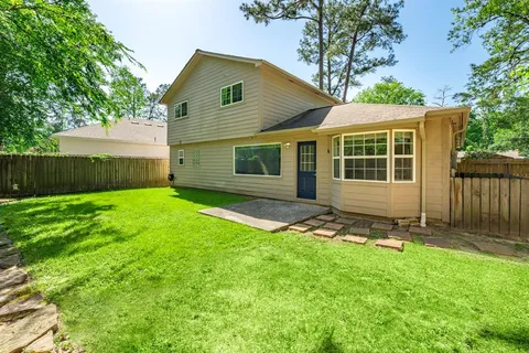 $2,150 | 95 West White Willow Circle, The Woodlands, TX 77381