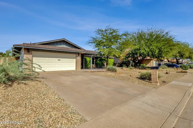 $485,000 | 1704 East Bell De Mar Drive, Tempe, AZ 85283