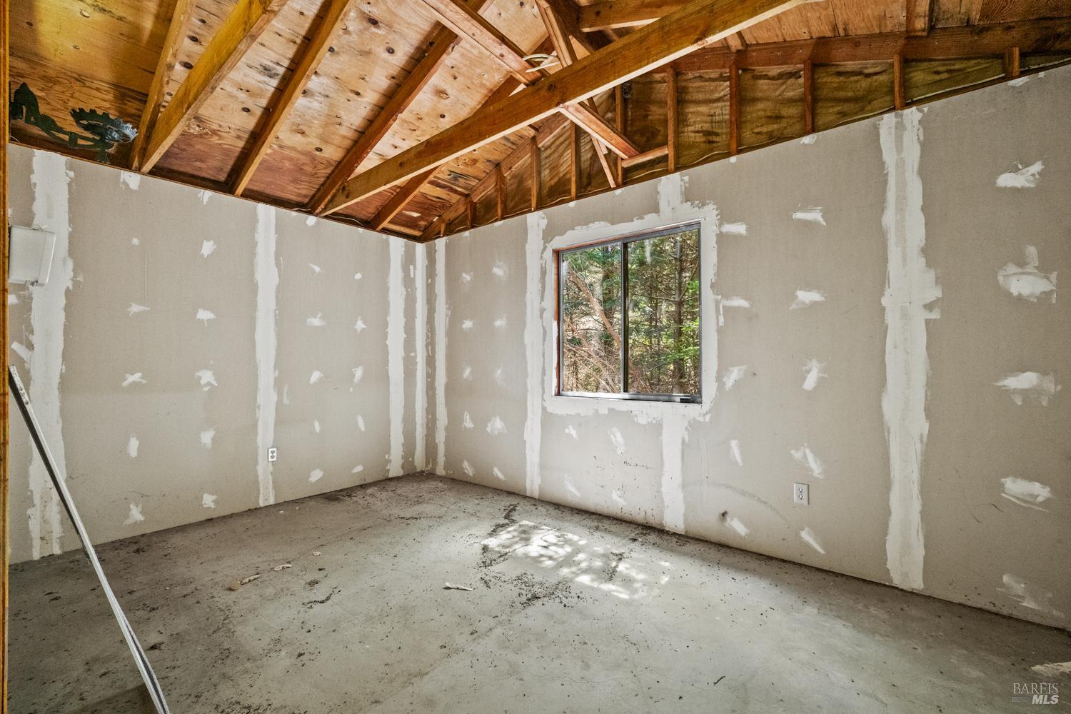 46320 Iversen Road Gualala, CA 95445 - Photo 35 of 46 a view of a room with wooden walls