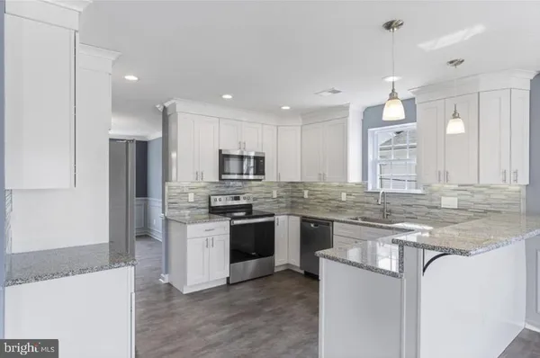 $3,200 | 802 6th Avenue, Croydon, PA 19021