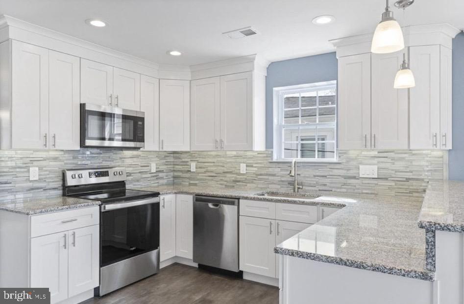 802 6th Avenue Croydon, PA 19021 - Photo 10 of 36