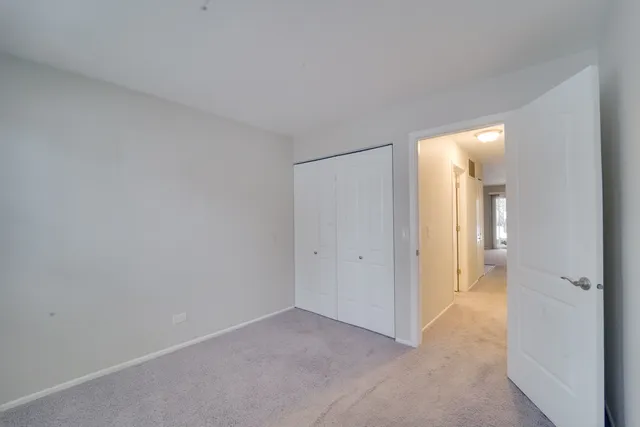 $2,100 | 160 Stirling Lane, Unit X1, Schaumburg, IL 60107