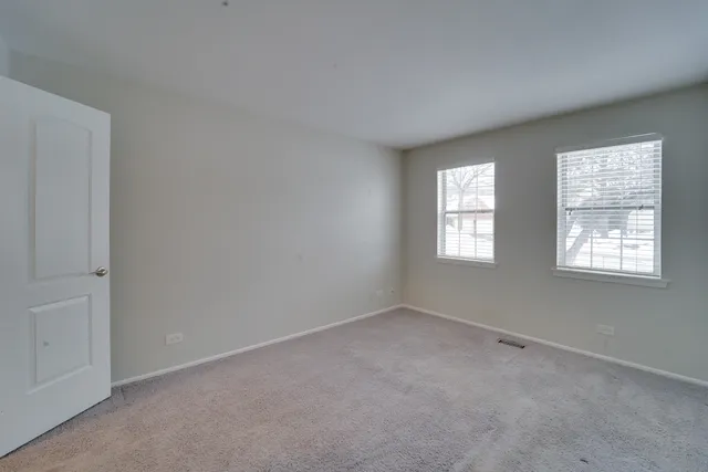 $2,100 | 160 Stirling Lane, Unit X1, Schaumburg, IL 60107