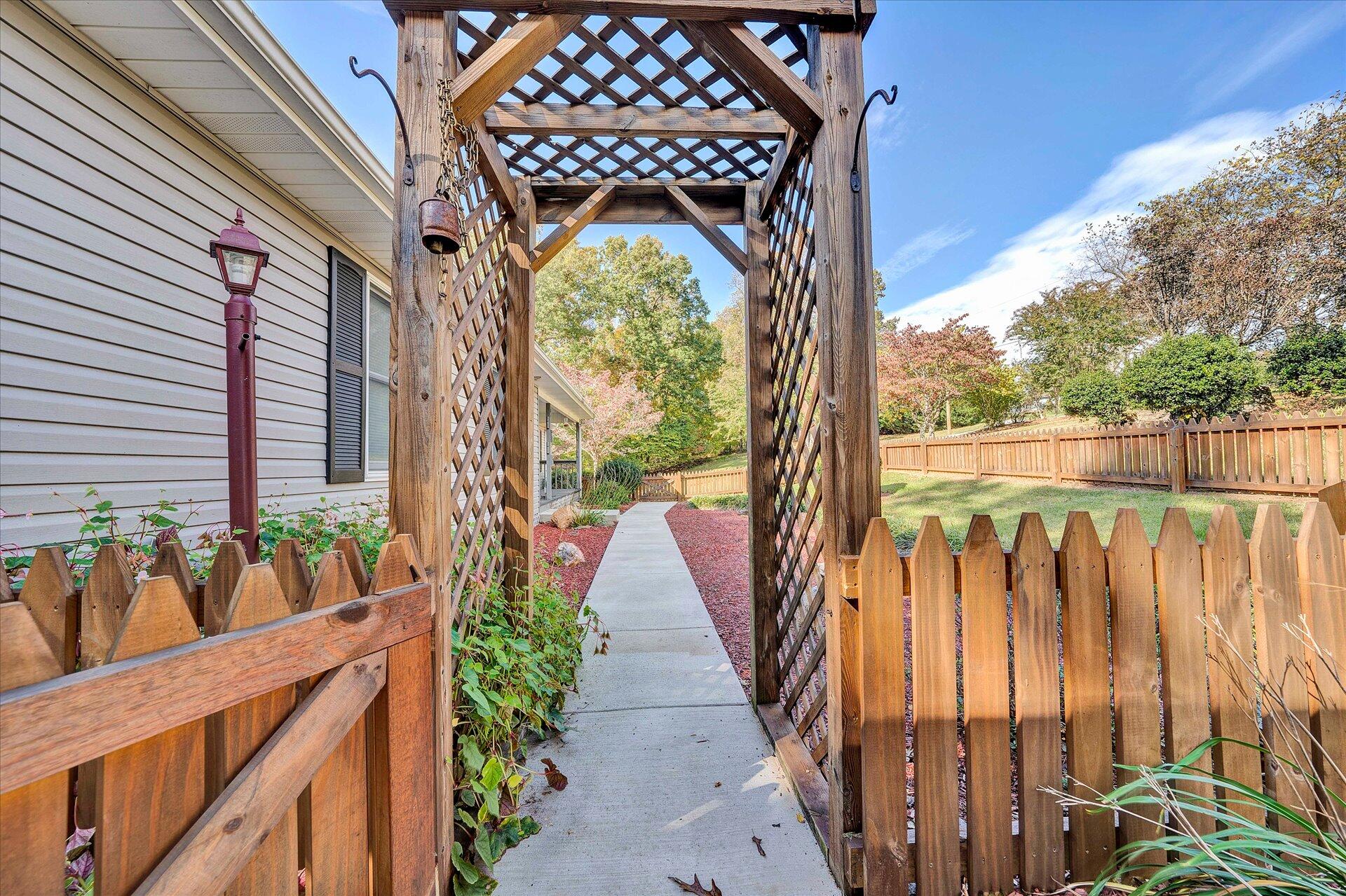 1041 Owen Ridge Lane Goodview, VA 24095 - Photo 7 of 58 07-DSC00112