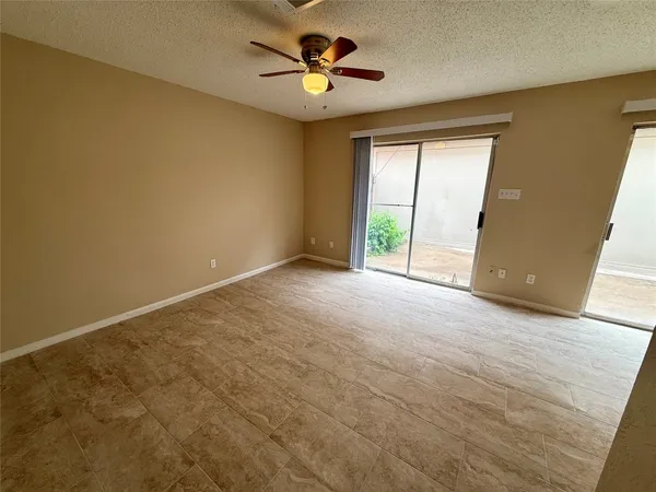 $1,895 | 5429 10th Street, Katy, TX 77493