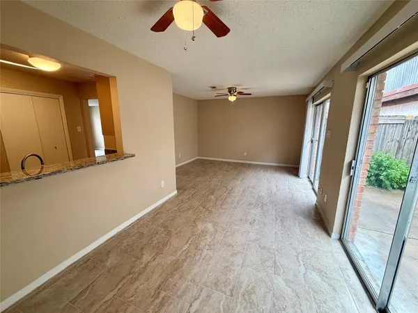 $1,895 | 5429 10th Street, Katy, TX 77493