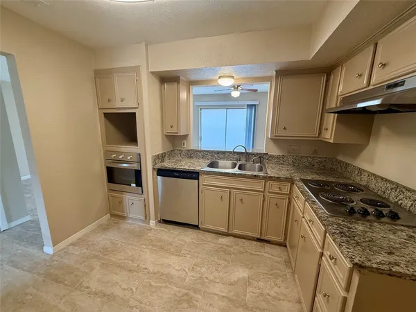 $1,895 | 5429 10th Street, Katy, TX 77493