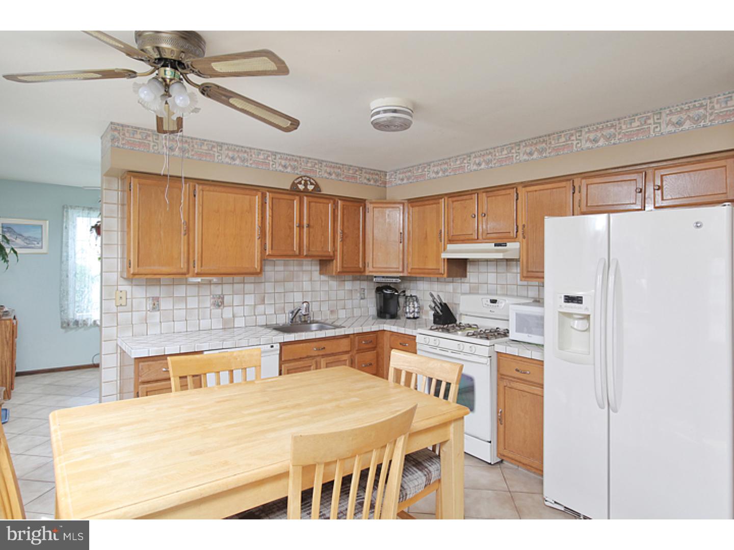 23 Mayapple Road Sicklerville, NJ 08081 - Photo 4 of 14 Gallery Image 4