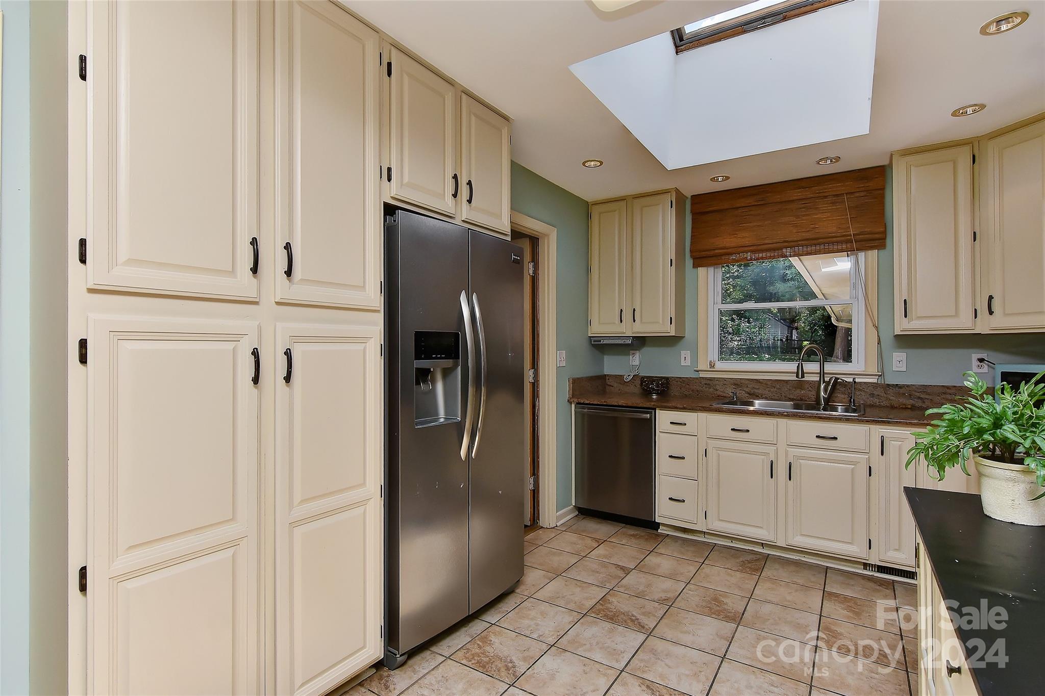 2400 Twilight Road Charlotte, NC 28210 - Photo 11 of 37 Gallery Image 11