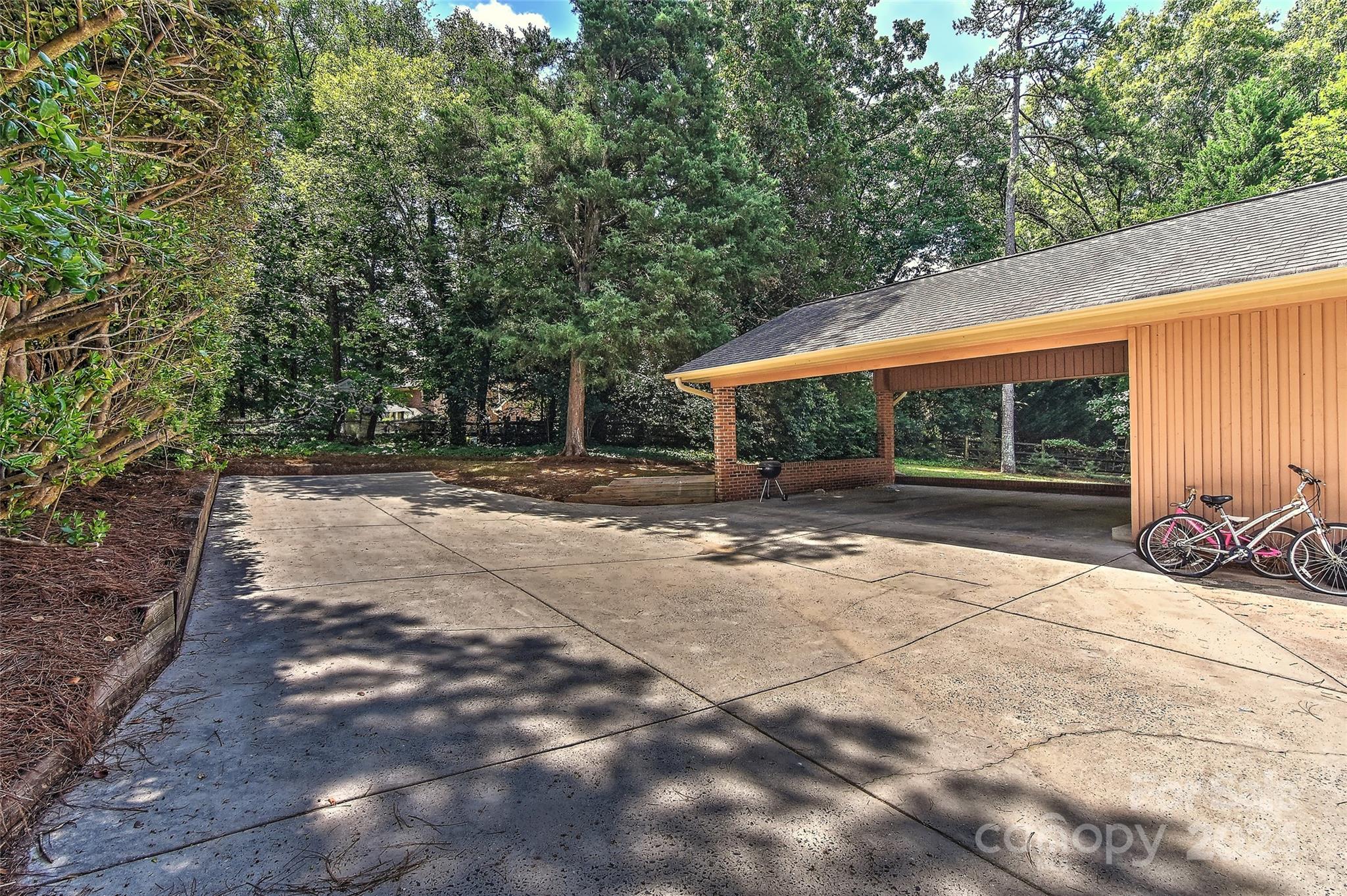 2400 Twilight Road Charlotte, NC 28210 - Photo 35 of 37 Gallery Image 35
