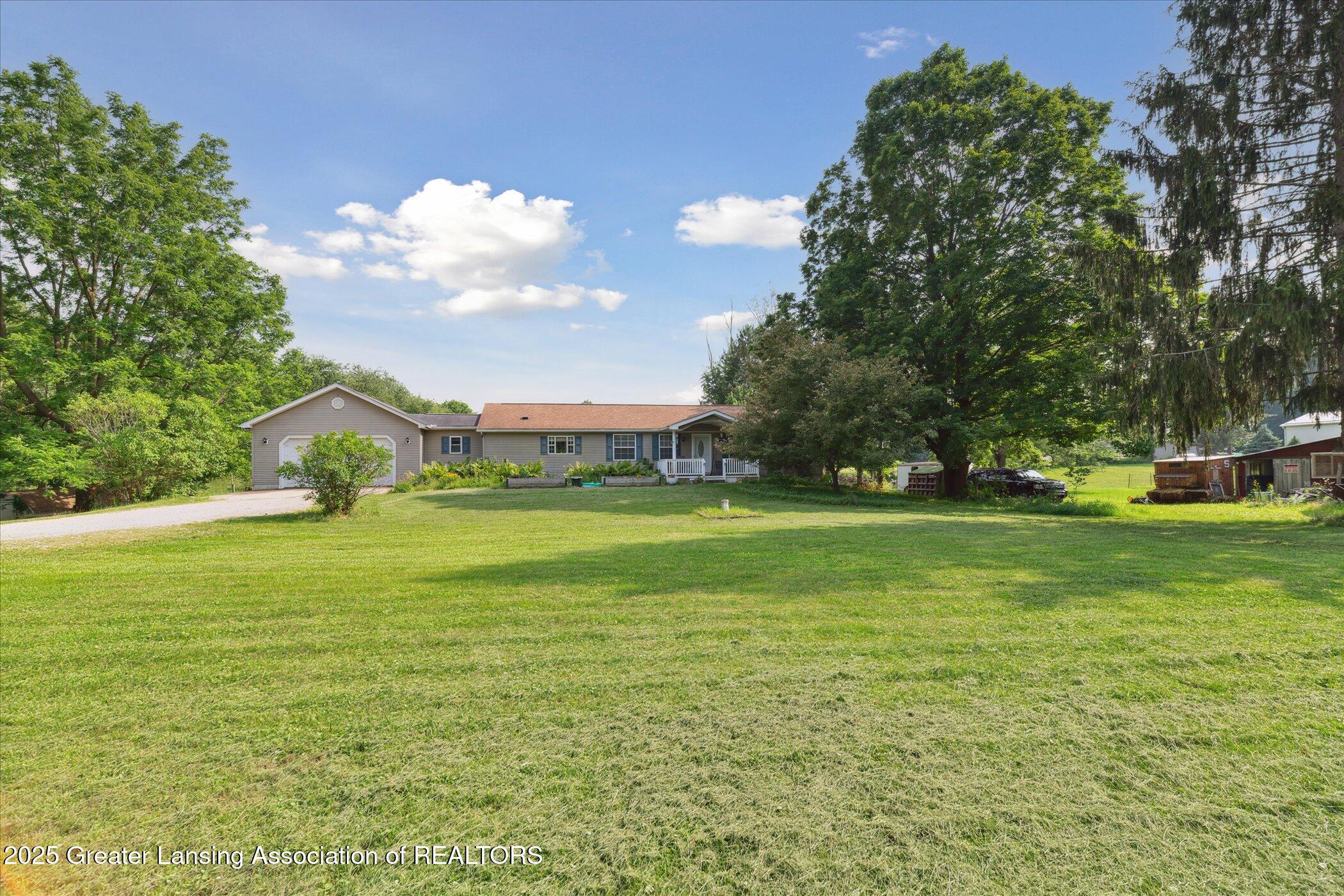 2377 West Bennington Road Owosso, MI 48867 - Photo 4 of 45 04-2377-W-Bennington-Rd-Owosso-MI-48867-