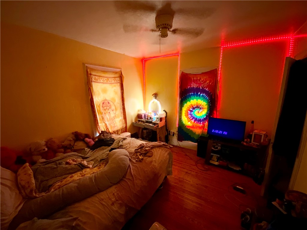 518 Augustine Street Rochester, NY 14613 - Photo 17 of 20 downstairs unit bedroom 2