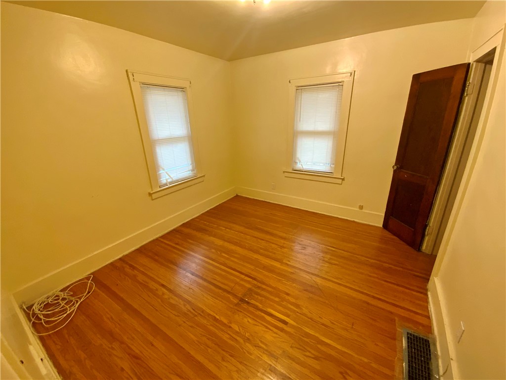 518 Augustine Street Rochester, NY 14613 - Photo 9 of 20 upstairs bedroom 2