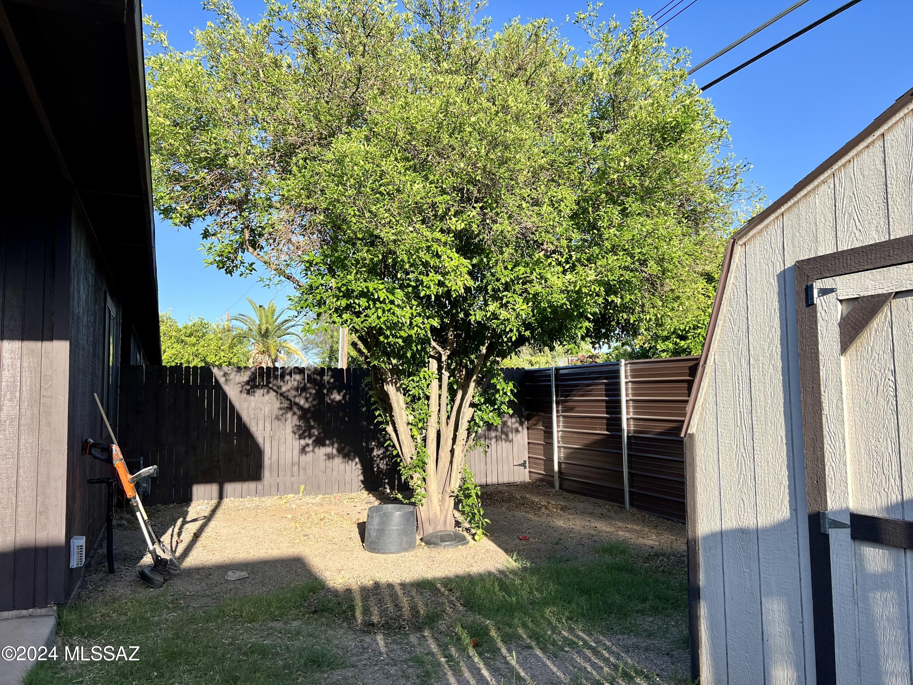 211 West Roger Road, Unit 14 Tucson, AZ 85705 - Photo 14 of 18