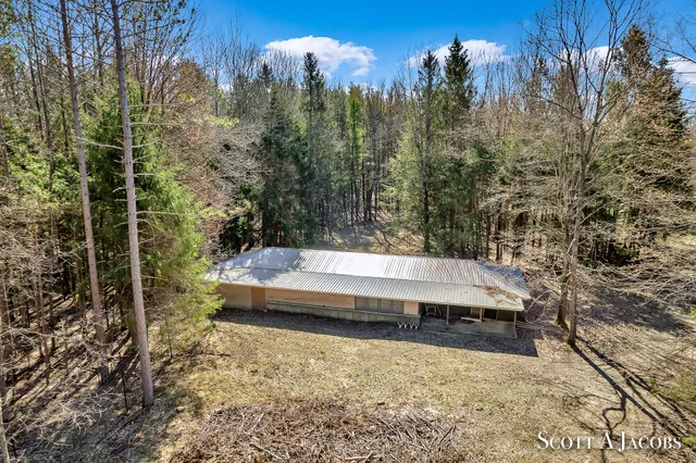 $3,200,000 | 1125 Chaput Drive, Sears, MI 49679