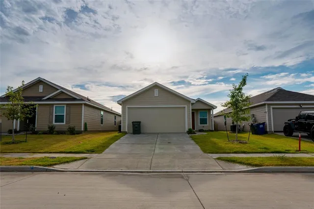 $1,795 | 5324 Vinebrook Way, Princeton, TX 75407